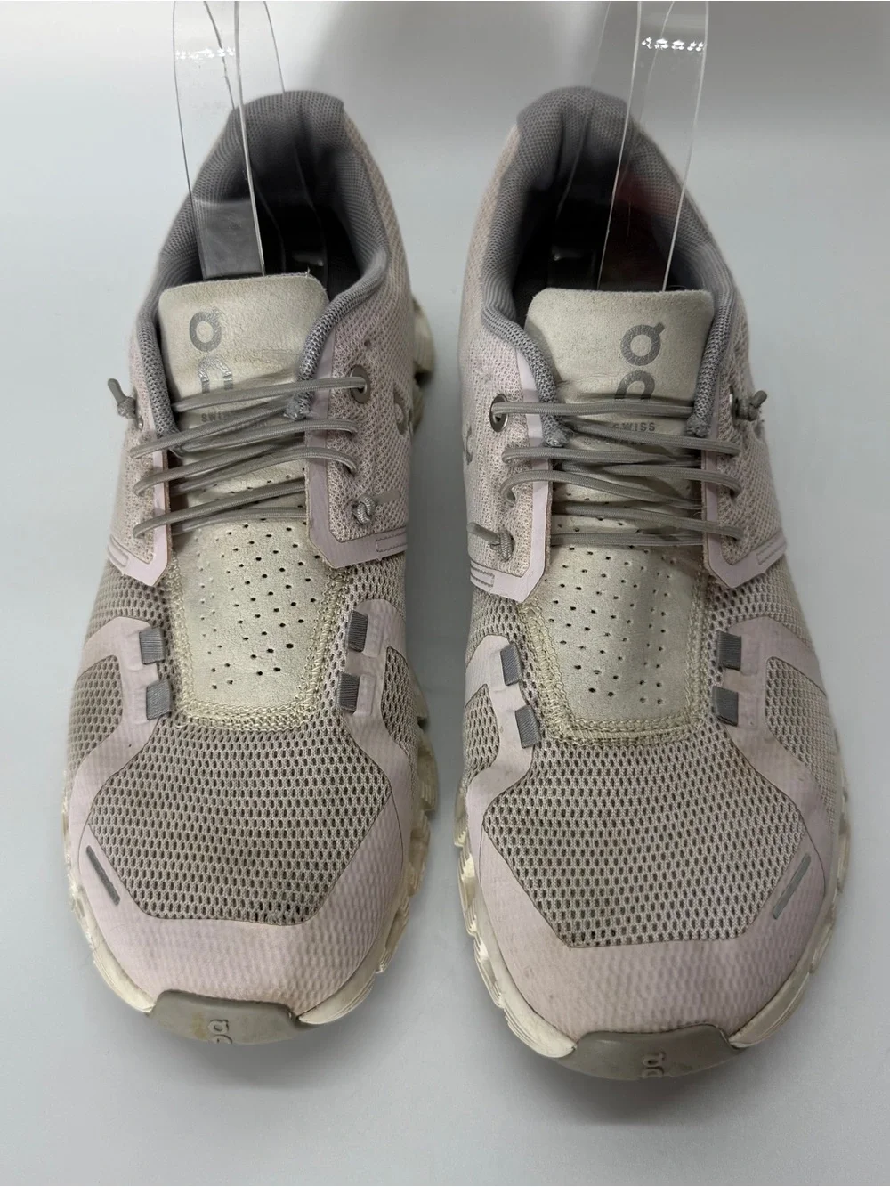 On Cloud 5 Lily/Frost Women’s Size 8 Lace-Up Low Top Mesh Athletic Sneakers